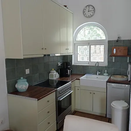 Nostalgia House * Skoutarion