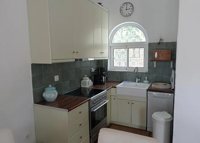 Nostalgia House * Σκουτάρι